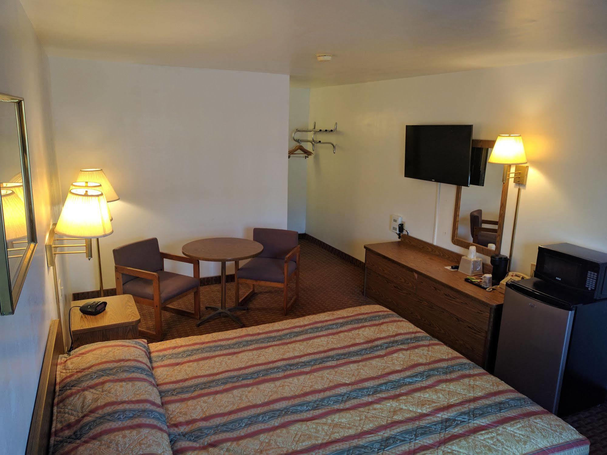 Value Inn Harrisburg-York Valley Green Экстерьер фото