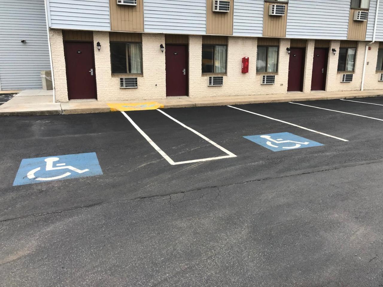 Value Inn Harrisburg-York Valley Green Экстерьер фото